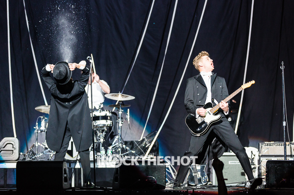 the-hives-at-madison-square-garden-14