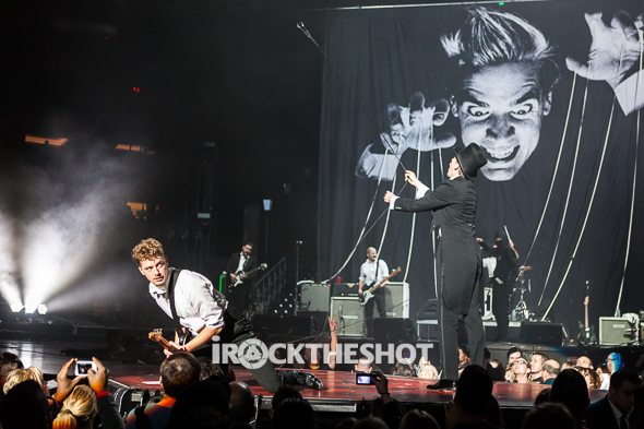 the-hives-at-madison-square-garden-26