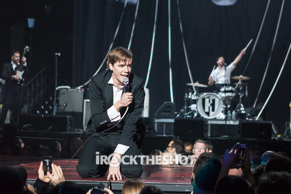 the-hives-at-madison-square-garden-38
