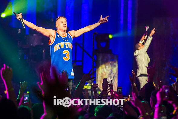 macklemore-and-ryan-lewis-at-the-theater-at-madison-square-garden-29