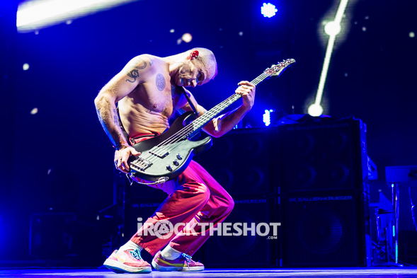 red-hot-chili-peppers-at-barclays-24
