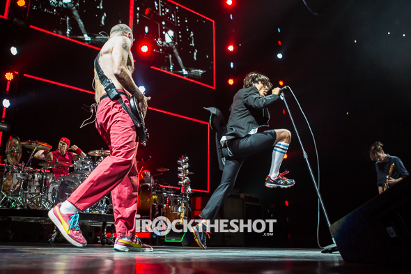 red-hot-chili-peppers-at-barclays-3