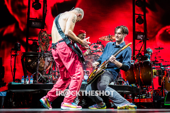 red-hot-chili-peppers-at-barclays-4