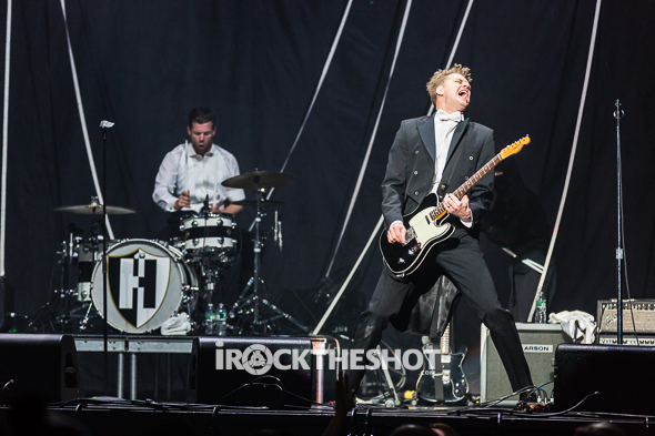 the-hives-at-madison-square-garden-10