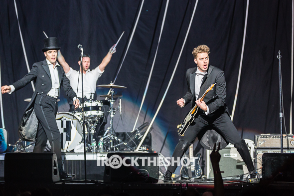 the-hives-at-madison-square-garden-15