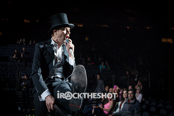 the-hives-at-madison-square-garden-23
