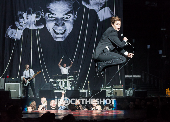 the-hives-at-madison-square-garden-42