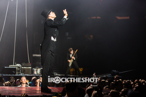 the-hives-at-madison-square-garden-7