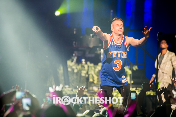 macklemore-and-ryan-lewis-at-the-theater-at-madison-square-garden-28