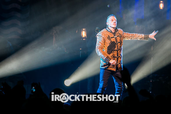 macklemore-and-ryan-lewis-at-the-theater-at-madison-square-garden-8