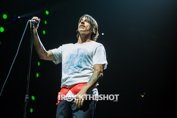 red-hot-chili-peppers-at-barclays-16