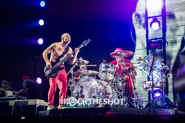 red-hot-chili-peppers-at-barclays-21