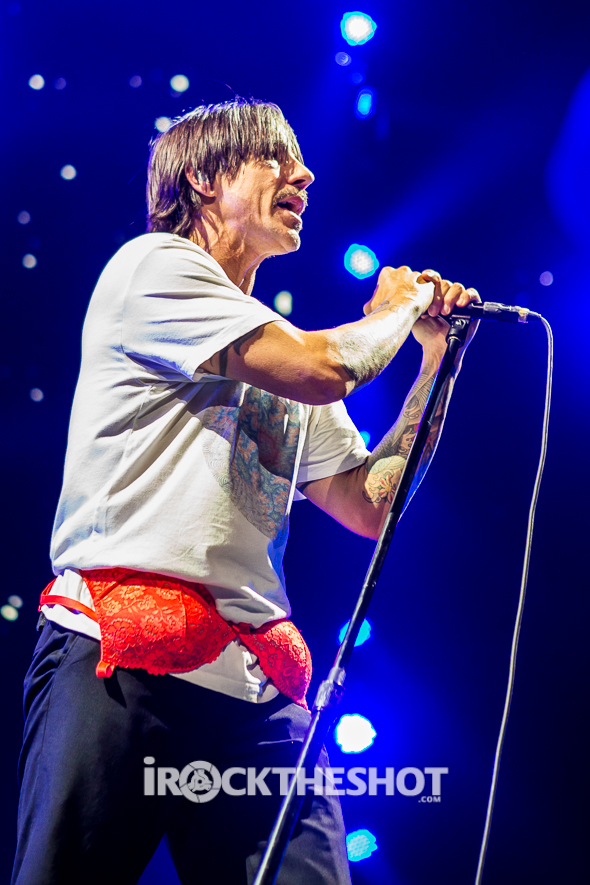 red-hot-chili-peppers-at-barclays-23
