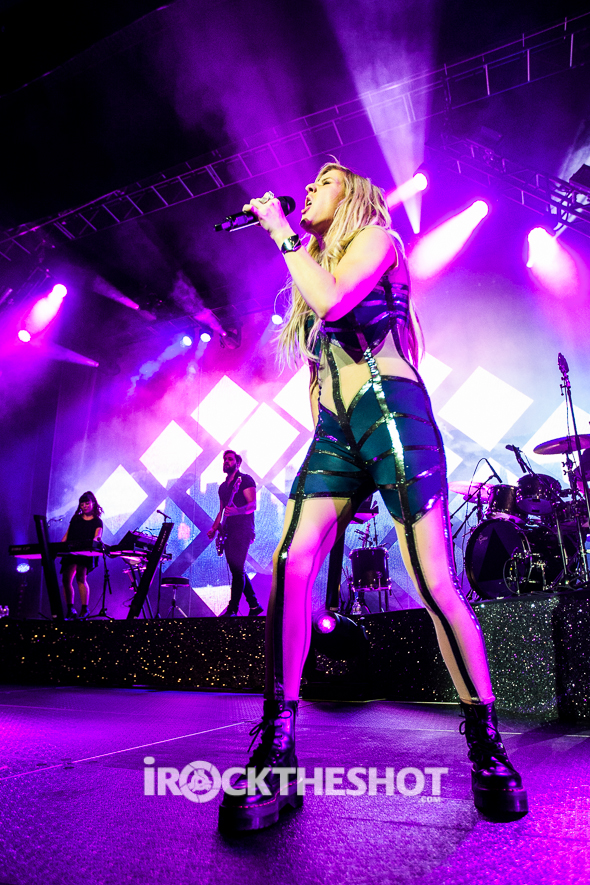 ellie-goulding-at-madison-square-garden-papeo-13