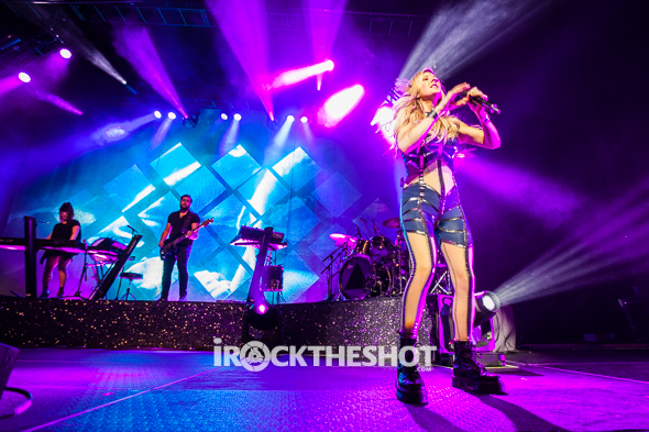 ellie-goulding-at-madison-square-garden-papeo-21