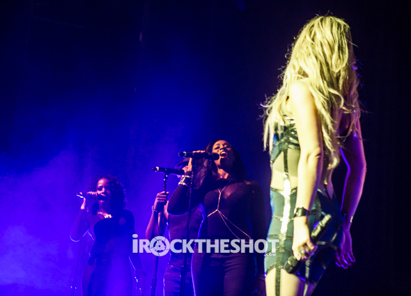 ellie-goulding-at-madison-square-garden-papeo-26
