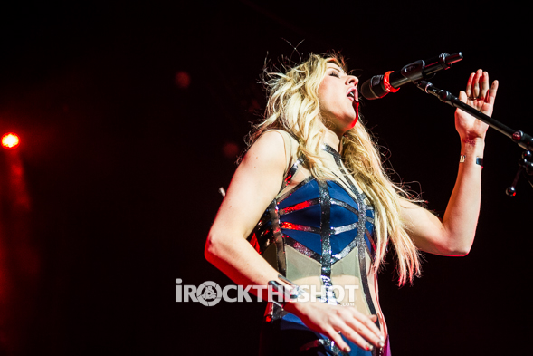 ellie-goulding-at-madison-square-garden-papeo-7