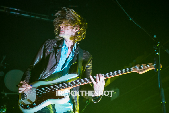 cage-the-elephant-at-terminal-5-12