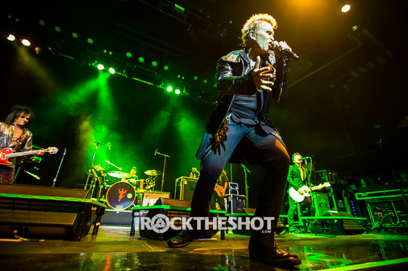 billy-idol-at-the-wellmont-theater-7